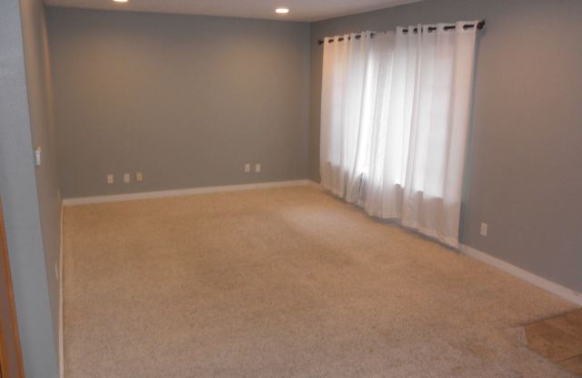 1980 B Street NE Gallery 2