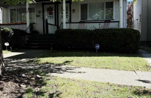 904 Taylor Avenue Gallery 2