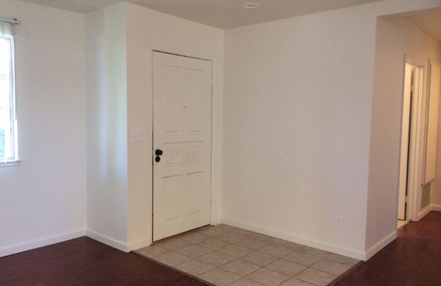 329 Redwood Ave photos photos