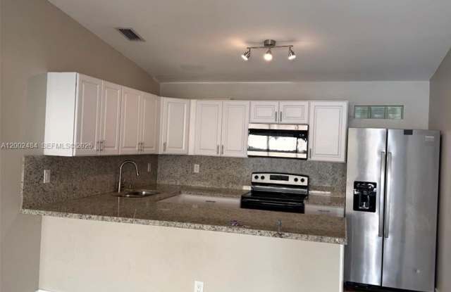 17501 SW 142nd Ct photos photos