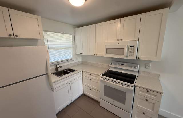 8225 SUNRISE LAKES Boulevard Gallery 2