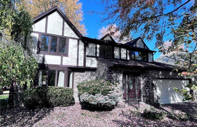 306 Randwood Drive photos photos