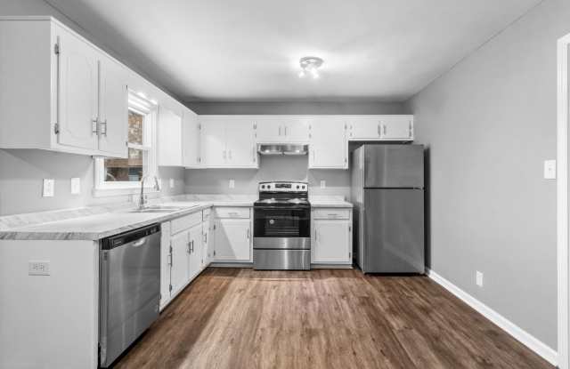 4 Bedroom Pet Friendly Home For Rent On a Large Corner Lot! photos photos