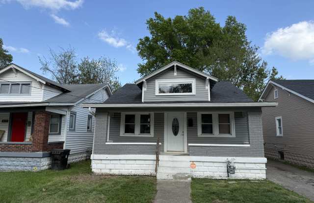 819 S 42nd St photos photos