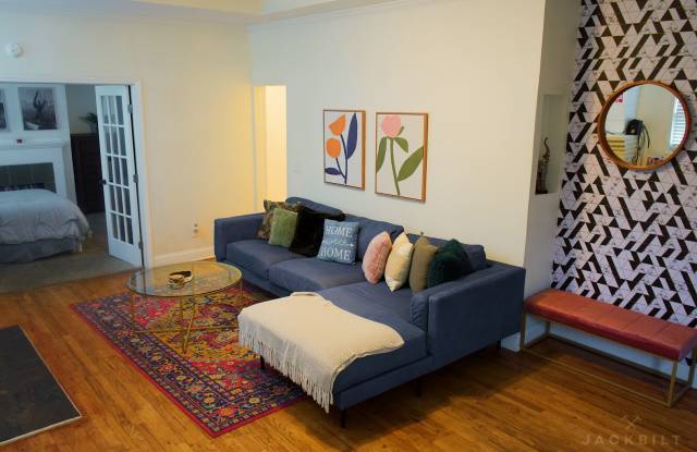Beautifully renovated, 3 bed 1 bath home in Westview Neighborhood! On Beltline!! Gallery 3