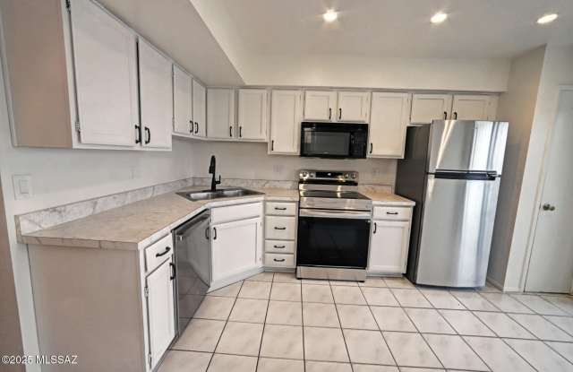 2190 N 1st Avenue photos photos