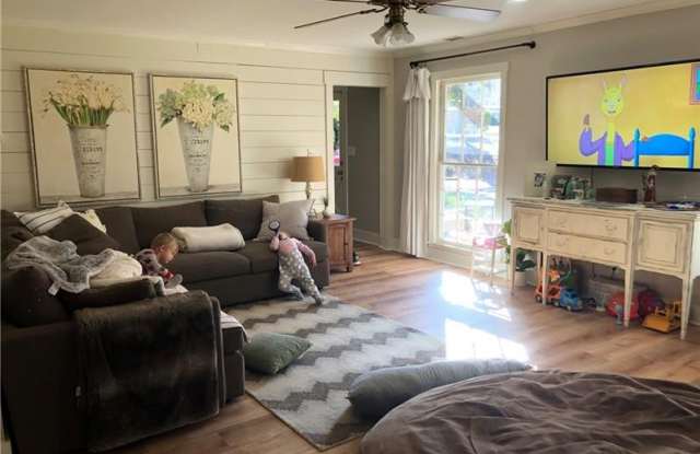 170 Elberta Cove Gallery 2