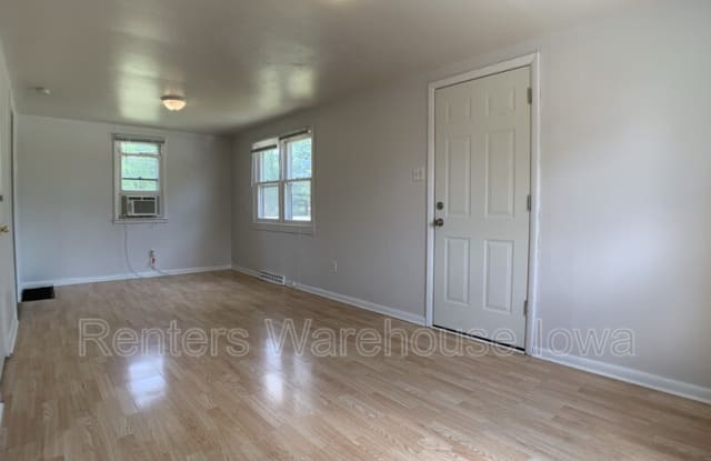 4754 NE 27th Ct - 4754 Northeast 27th Court, Polk County, IA 50317