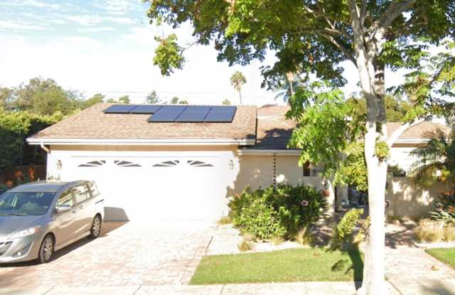 Spacious 4 Bed 3 Bath Home Available for Long Term on Coronado Ave! photos photos