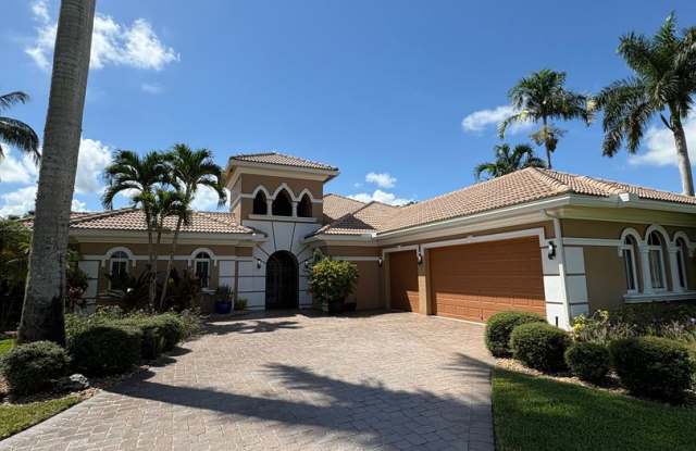 Spacious 3/3.5/3 Courtyard POOL home in Palm City photos photos