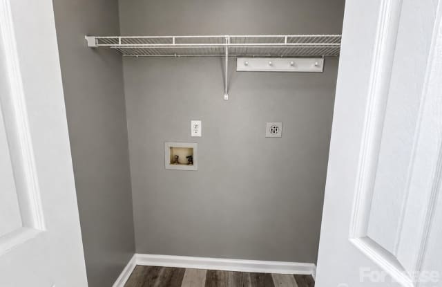 1302 Eagles Landing Drive Gallery 4