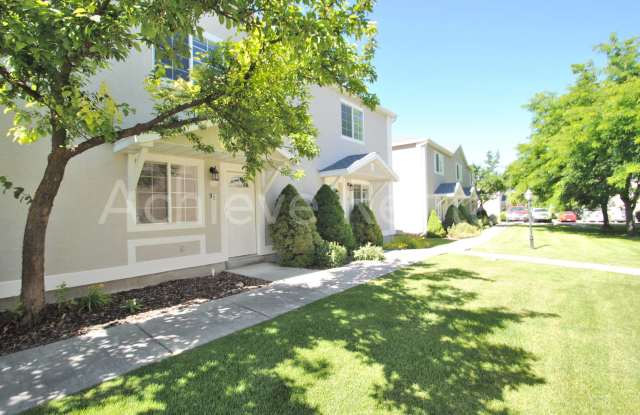 Yorkshire Village Townhome | Clubhouse & Basketball Court photos photos