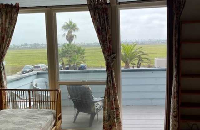 1 bedroom at the beach photos photos
