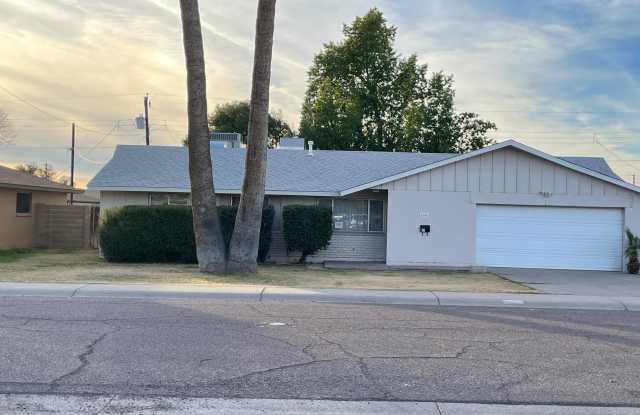 8730 N 42nd Avenue - 8730 North 42nd Avenue, Phoenix, AZ 85051