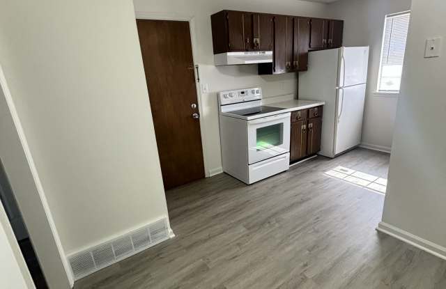 1644 West Adams Street - 1 photos photos