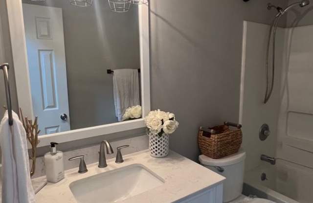 Updated 3 Bedroom Home in Hinesville, GA photos photos
