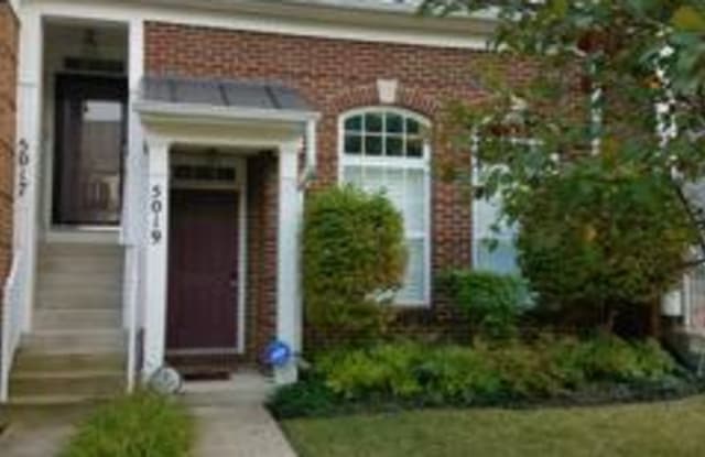 5019 ANCHORSTONE DRIVE - 5019 Anchorstone Drive, County Center, VA 22192