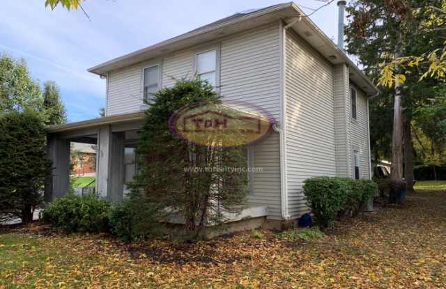 751 North Rangeline Road Gallery 4