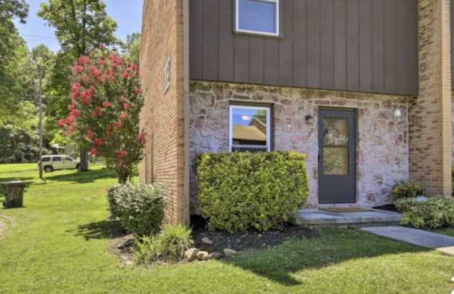 306 Emerald Dr photos photos