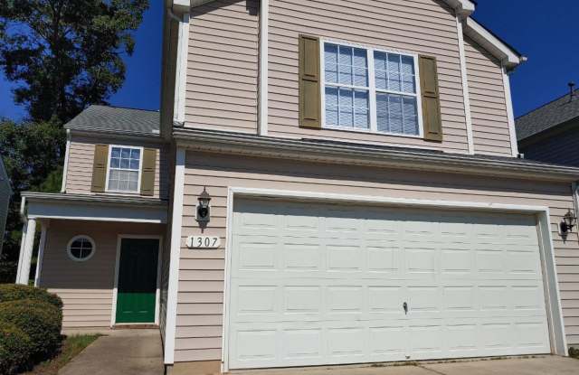 Updated 4BD, 2.5BA Raleigh Home With Easy Access to I-440 photos photos