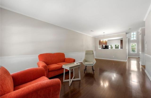 2415 Clock Face Court Gallery 4
