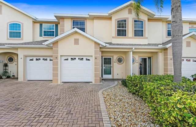 Turnkey Townhome Just Steps from Cocoa Beach Pier, Restaurants and Shopping Gallery 3