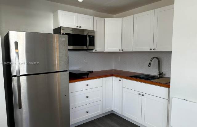 2115 N 17th Ct photos photos