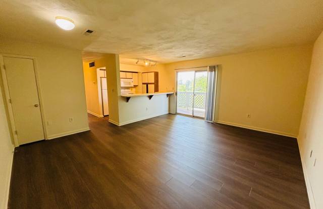 3 Bedroom 2 Bath Condo Gallery 3