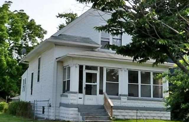 3502 W Broadway photos photos
