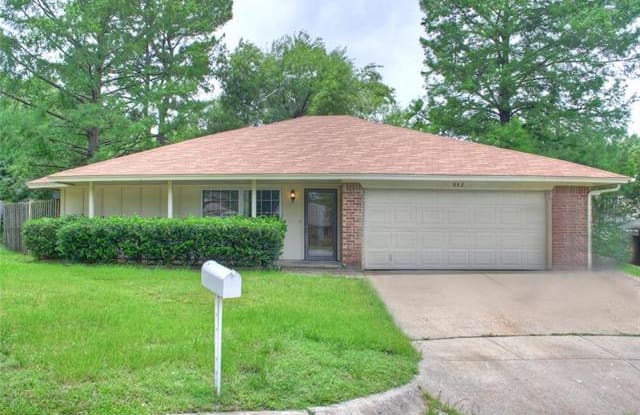 802 Cornish Oak Court - 802 Cornish Oak Court, Arlington, TX 76012