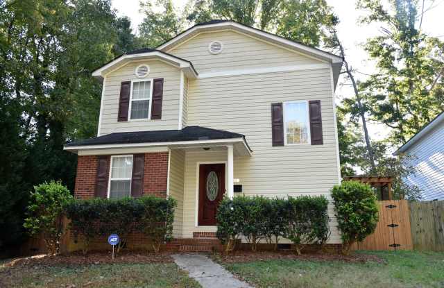 Cozy 4 bedroom home on Hickory Nut! photos photos