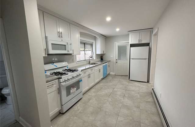 236 Maple Gallery 2