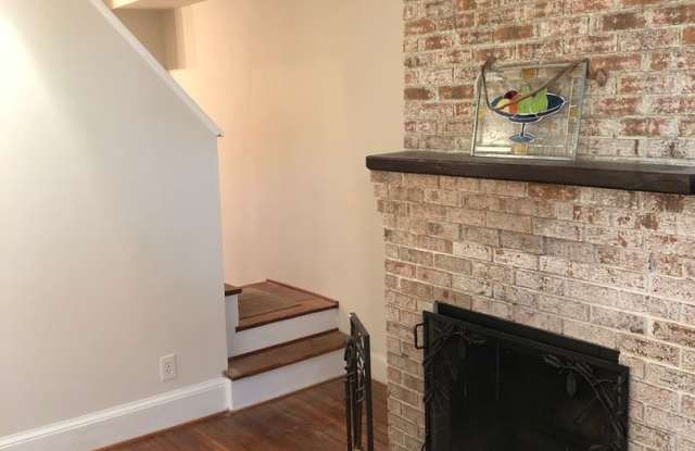 705 D St NE Gallery 2