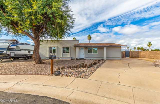 Apply Here www.realty480pm.appfolio.com/listings photos photos