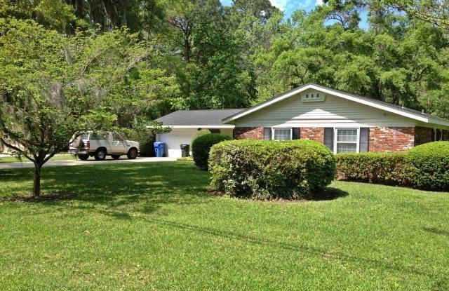 241 King Cotton Road - 241 King Cotton Rd Brunswick 31525, Country Club Estates, GA 31525