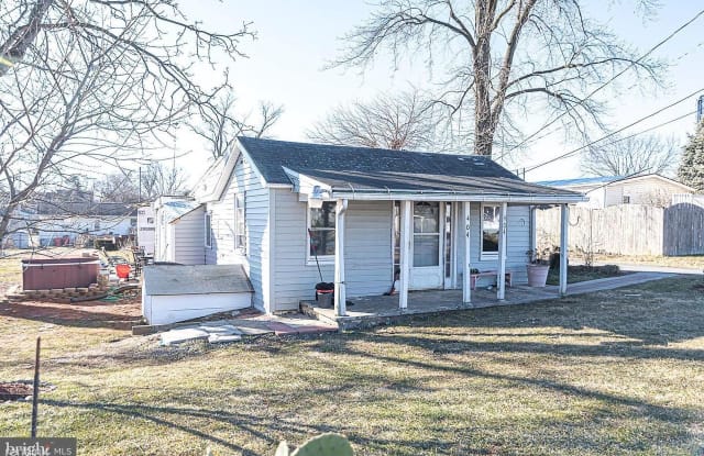 404 E 7th Ave - 404 East 7th Avenue, Ranson, WV 25438