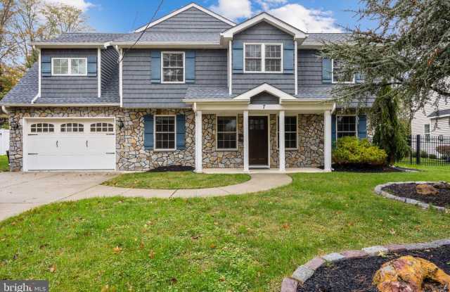 7 E UPLAND WAY - 7 East Upland Way, Haddonfield, NJ 08033