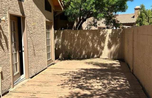 2363 W COMSTOCK Drive Gallery 2
