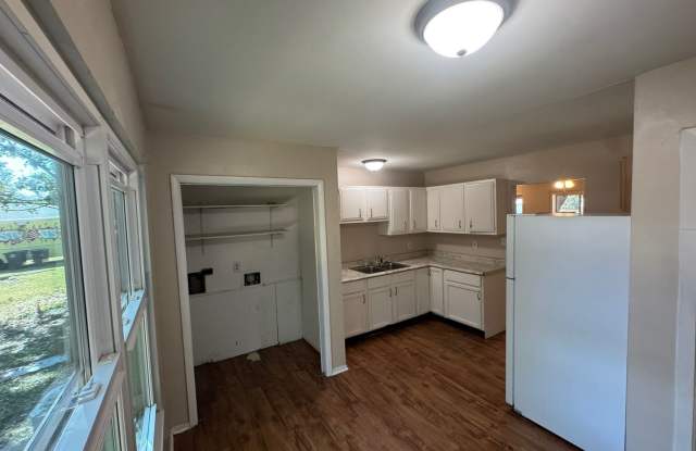 2210 Red Bud Cir Gallery 4