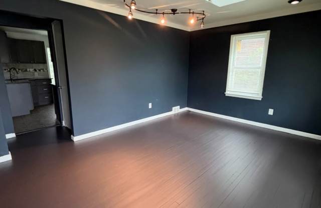 20214 Southfield Freeway Gallery 4