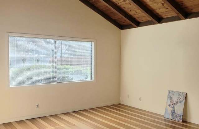 3229 Pasadena Ave. Gallery 3