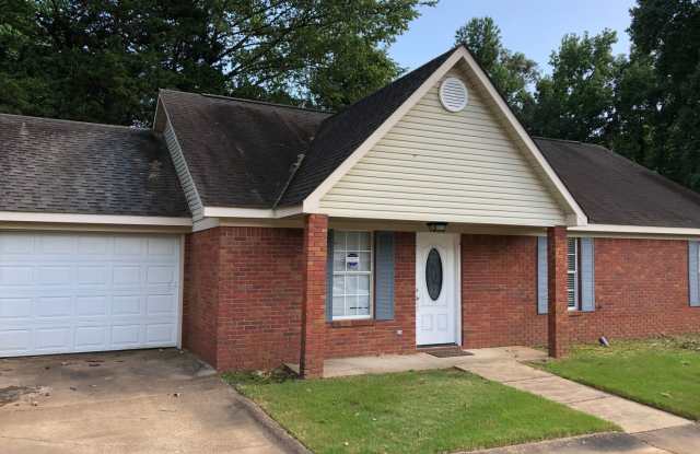 3BR/3BA For Rent - 1001 Creekside Place, Oxford, MS 38655