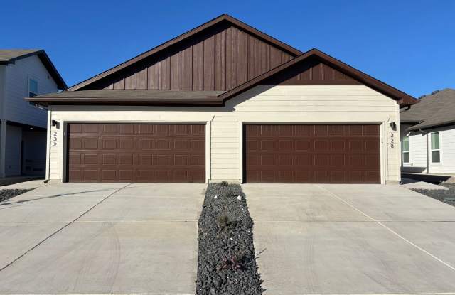 Want luxury living in the Far West ...Look no further...Amanda Park is it photos photos