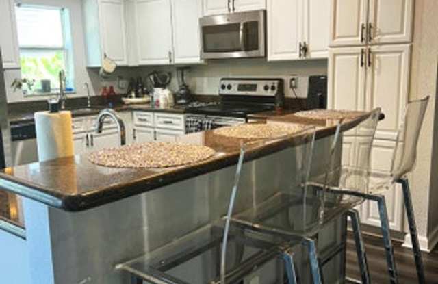 425 NE 1st Street, Pompano Beach, FL 33060 - 425 Northeast 1st Street, Pompano Beach, FL 33060