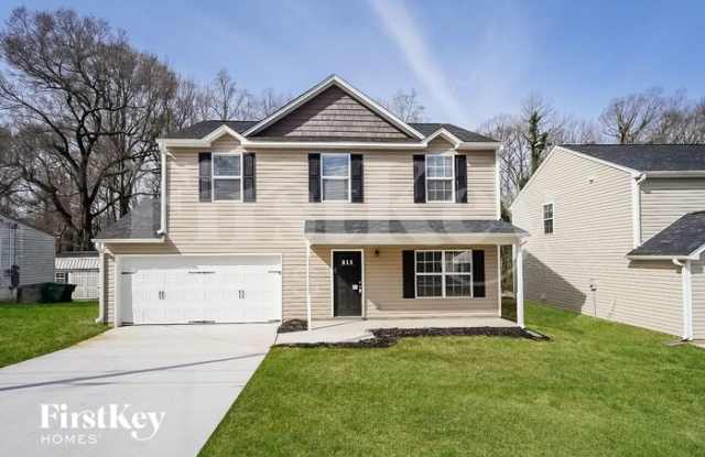 813 Pine Circle Drive photos photos