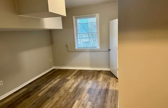 Available August 2027 - Charming Bedroom Near IU Campus Gallery 3