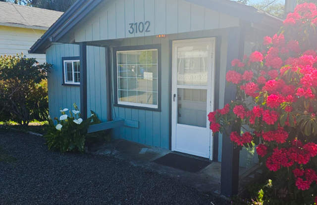 3102 Southwest Coast Avenue photos photos