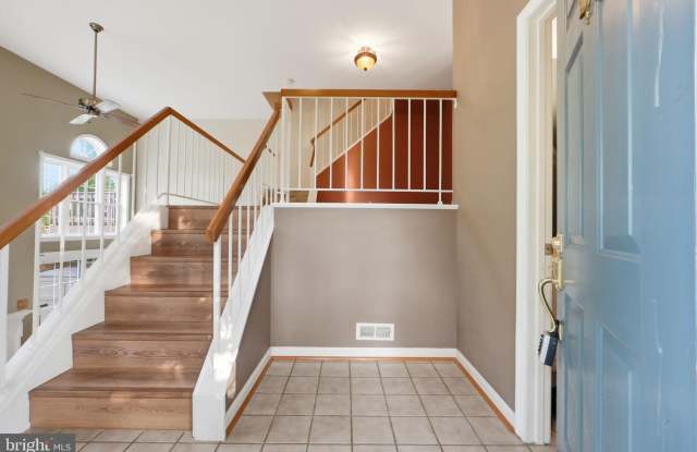 8715 DELCRIS Drive Gallery 4