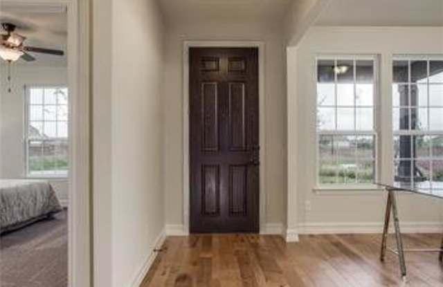 819 Callaway Drive Gallery 2