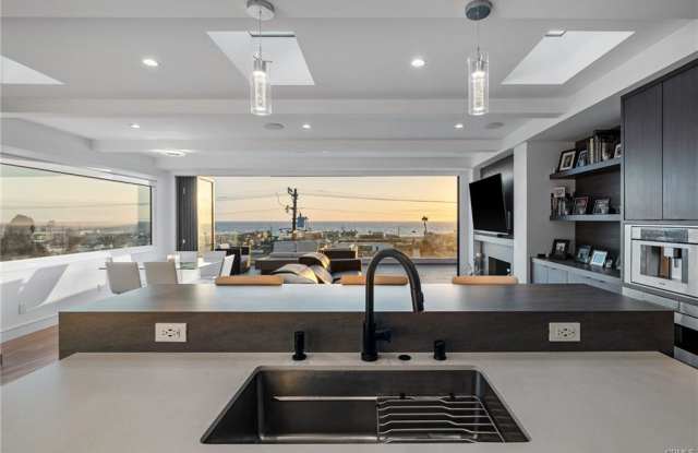 1737 Manhattan Avenue photos photos